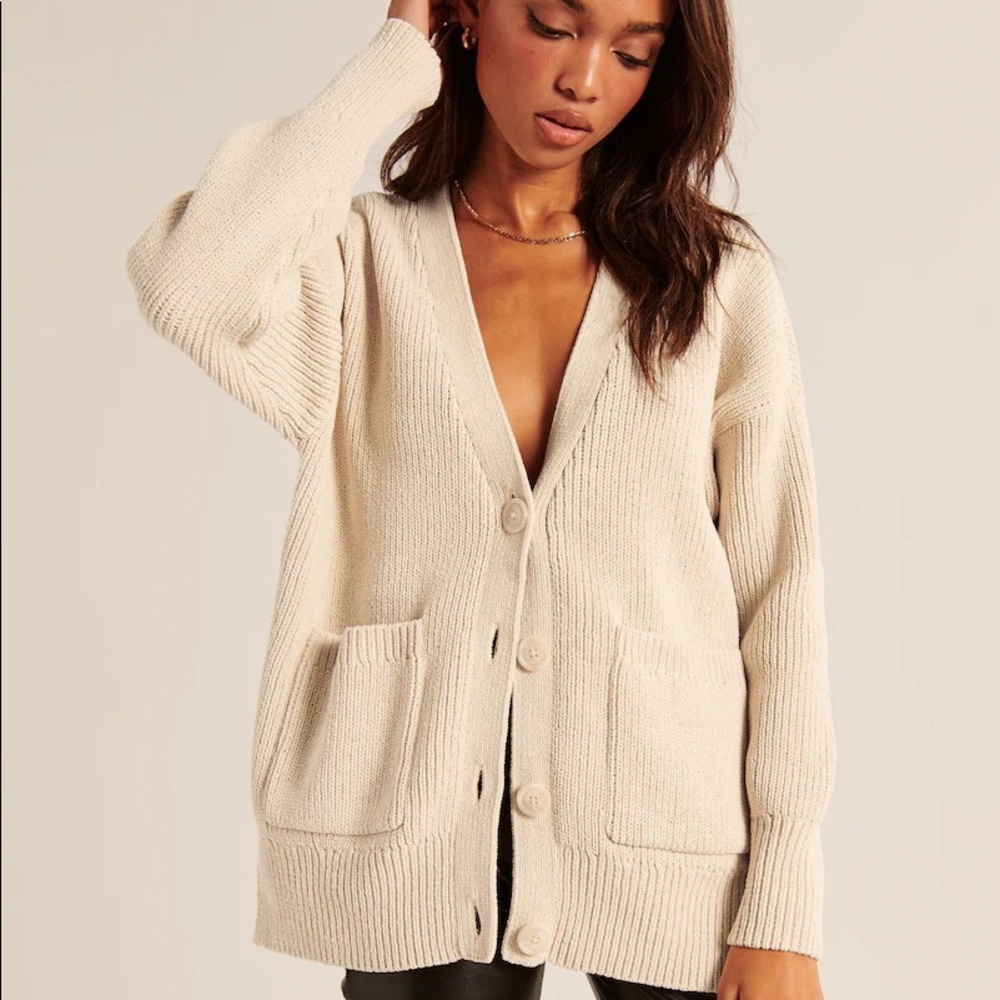 NWOT Abercrombie and Fitch Oversized Legging Friendly Cardigan